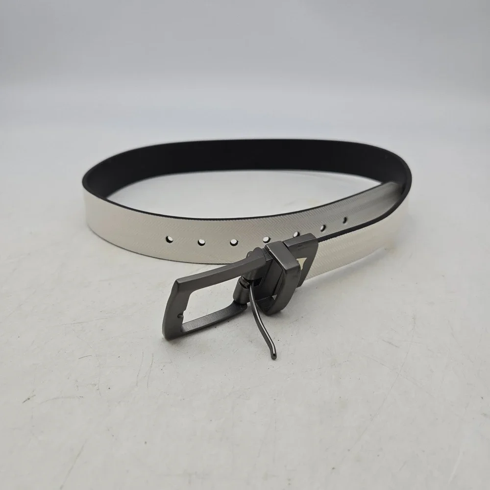 Levi's Belt White Black Reversible Syn Leather Mens 28 Black Buckle NWOT